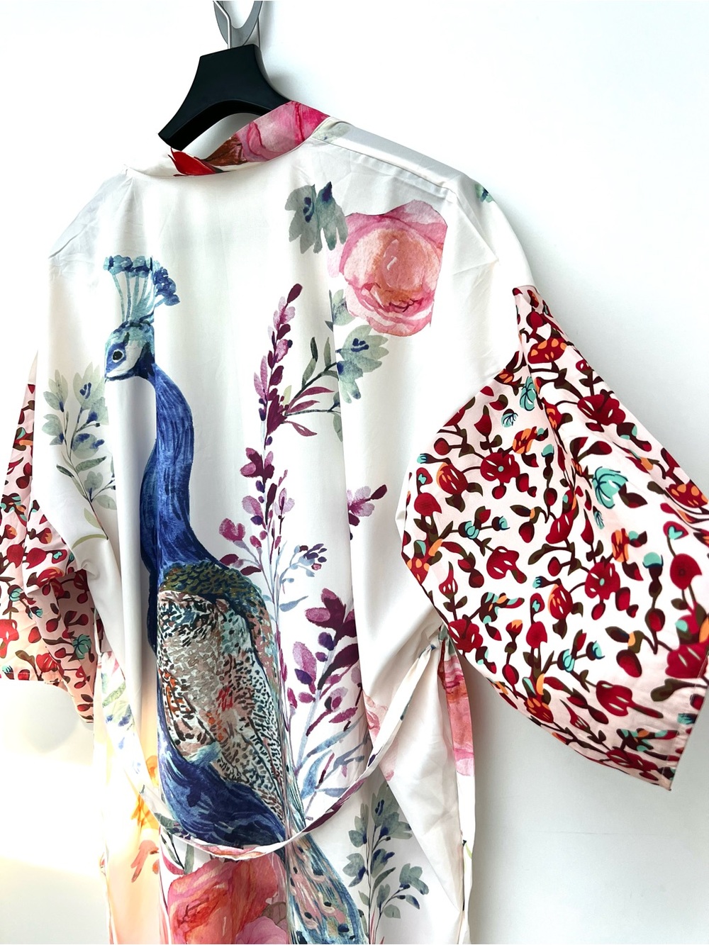 Peacock Floral Kimono Robe in Cream and Blue - Picture 6 of 7